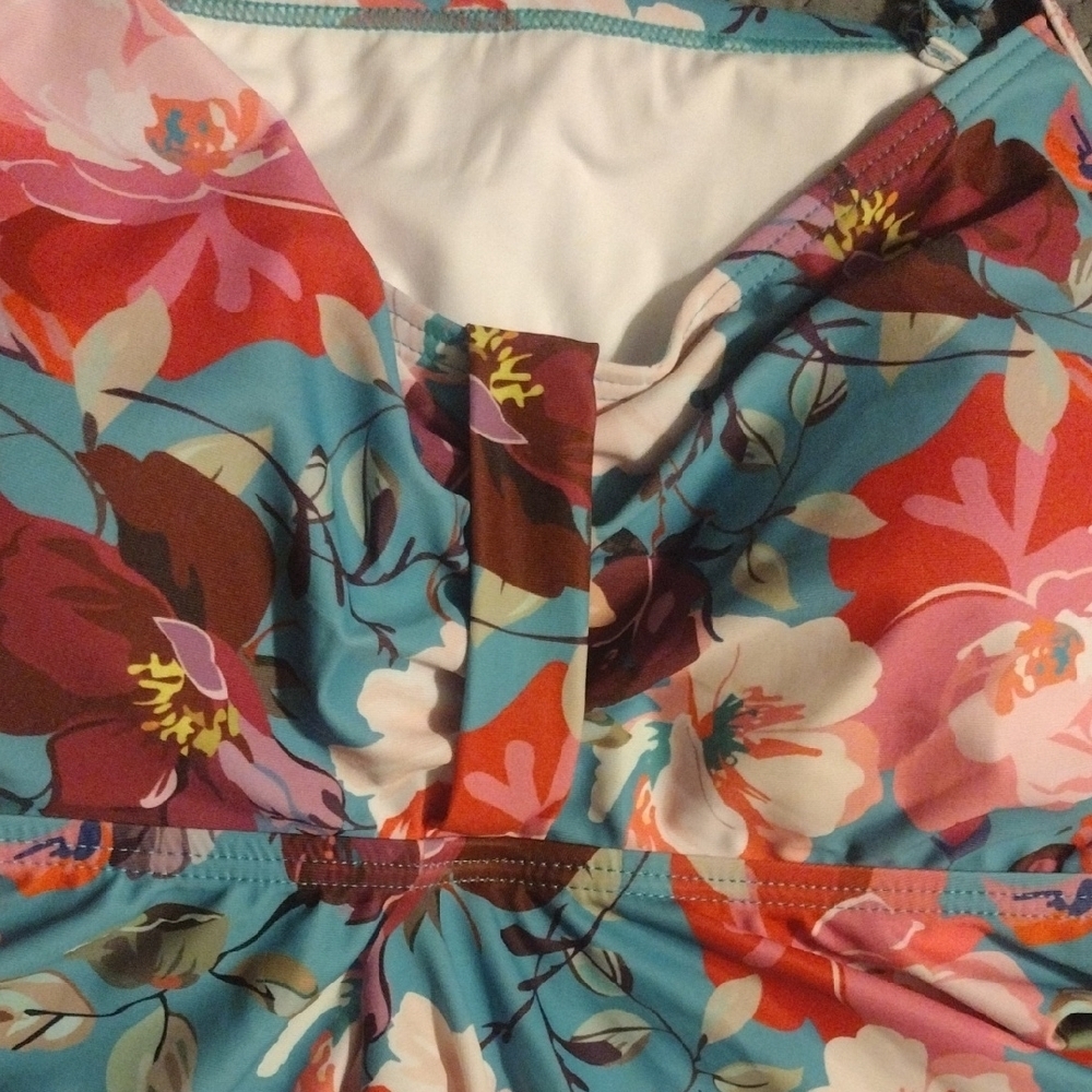 Floral Bathing Suit Top. That Splits And Opens Down The Middle​ - Picture 2 of 6